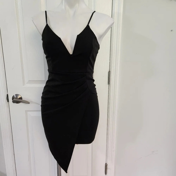Kimcine Curve Asymmetrical Black Mini Dress - Picture 1 of 12